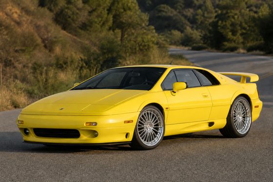 AI-generated preview of a yellow 2000 Lotus Esprit V8 on Splux SA-04 wheels