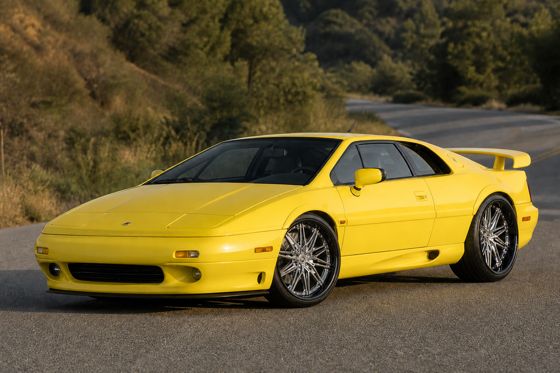 AI-generated preview of a yellow 2000 Lotus Esprit V8 on Splux SD-01 wheels