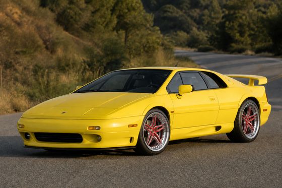 AI-generated preview of a yellow 2000 Lotus Esprit V8 on Splux SD-10 wheels