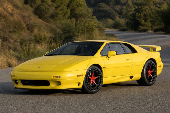 AI-generated preview of a yellow 2000 Lotus Esprit V8 on Splux SL-C10 wheels